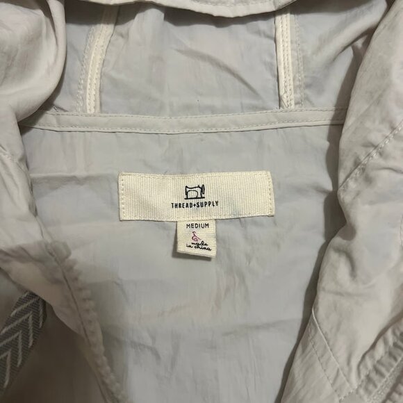 NWOT Thread & Supply Windbreaker Hooded Anorak Jacket Size Medium Cream Gray - Picture 2 of 4